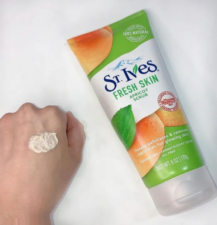 St. Ives Fresh Skin Apricot Scrub 170ml