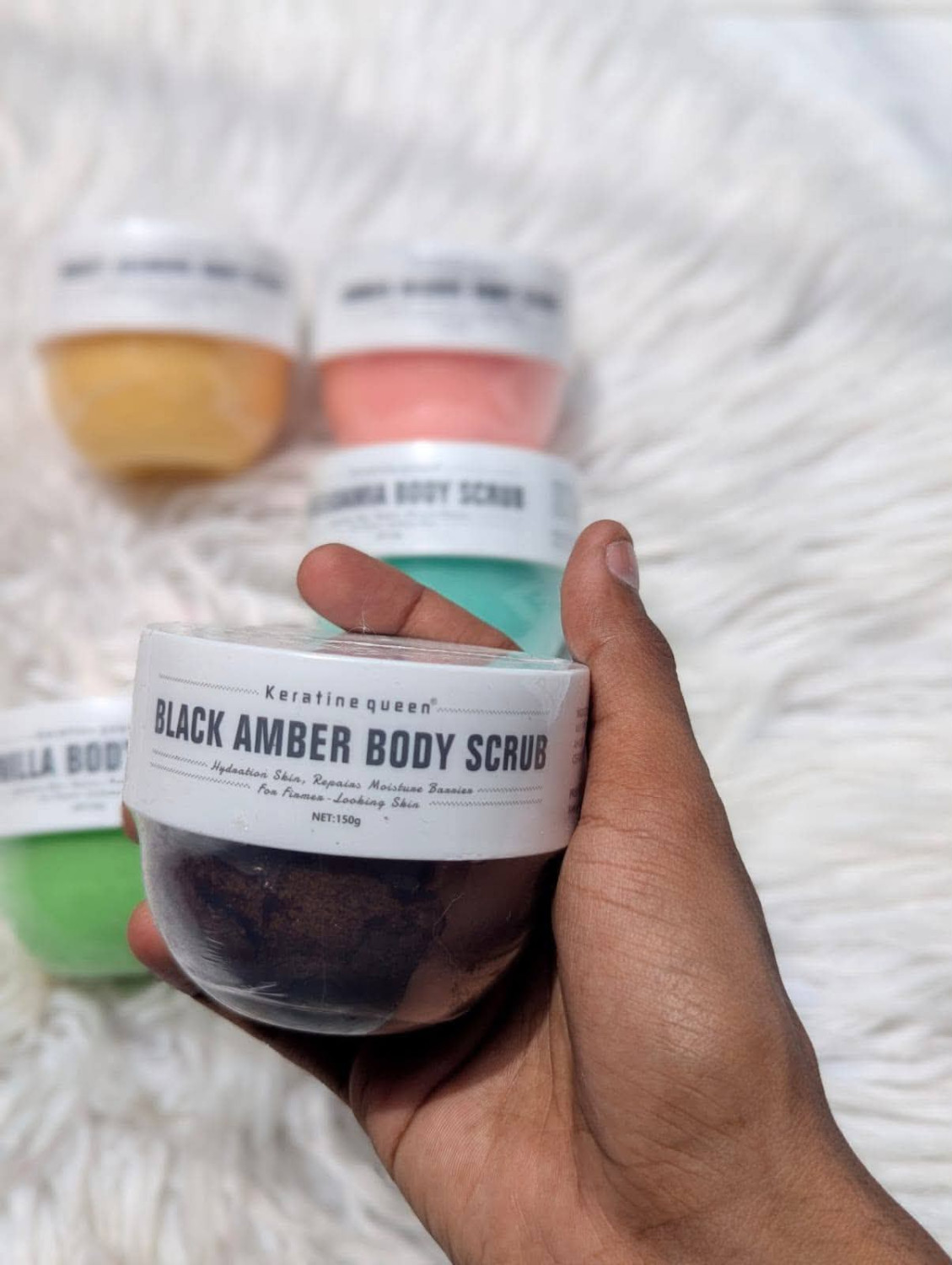 Keratine queen Black Amber Body Scrub 150g